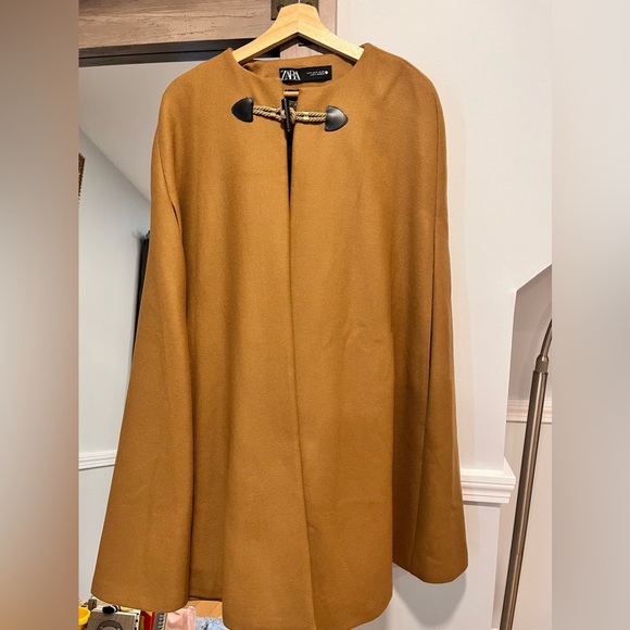 ZARA Cape Coat - Picture 2 of 2